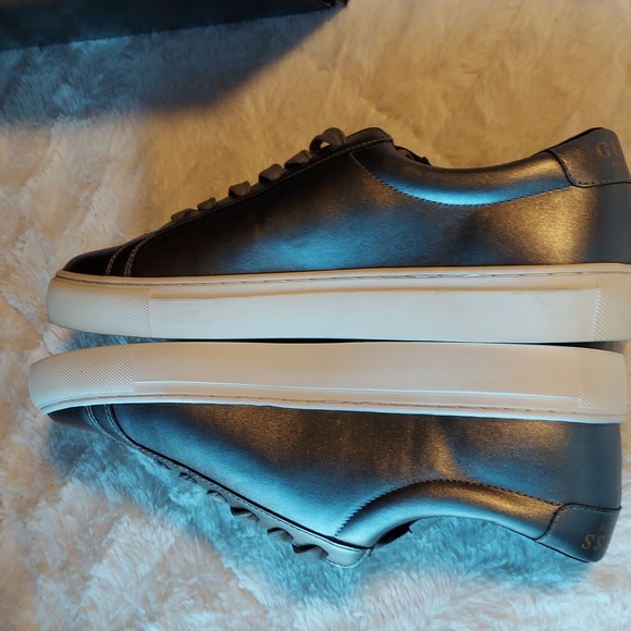 New in box Guess Barette size 11.5 gun metal sneakers 👟 - Picture 4 of 5